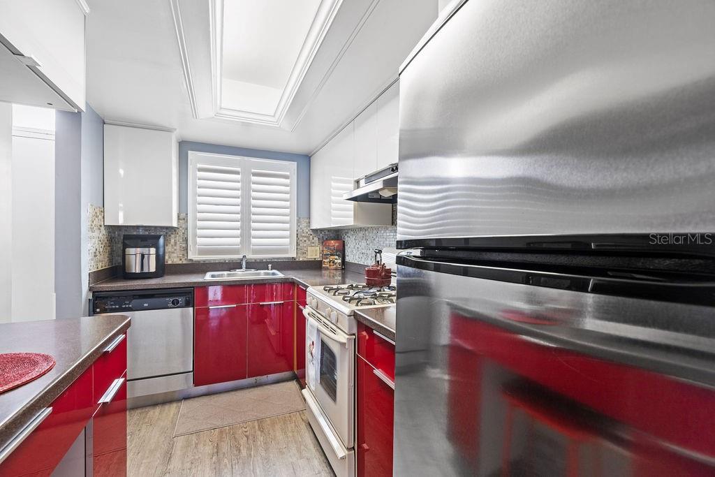 SHORE TOWERS BLDG - Residential