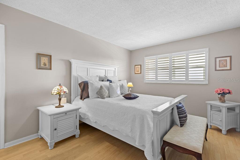 SHORE TOWERS BLDG - Residential