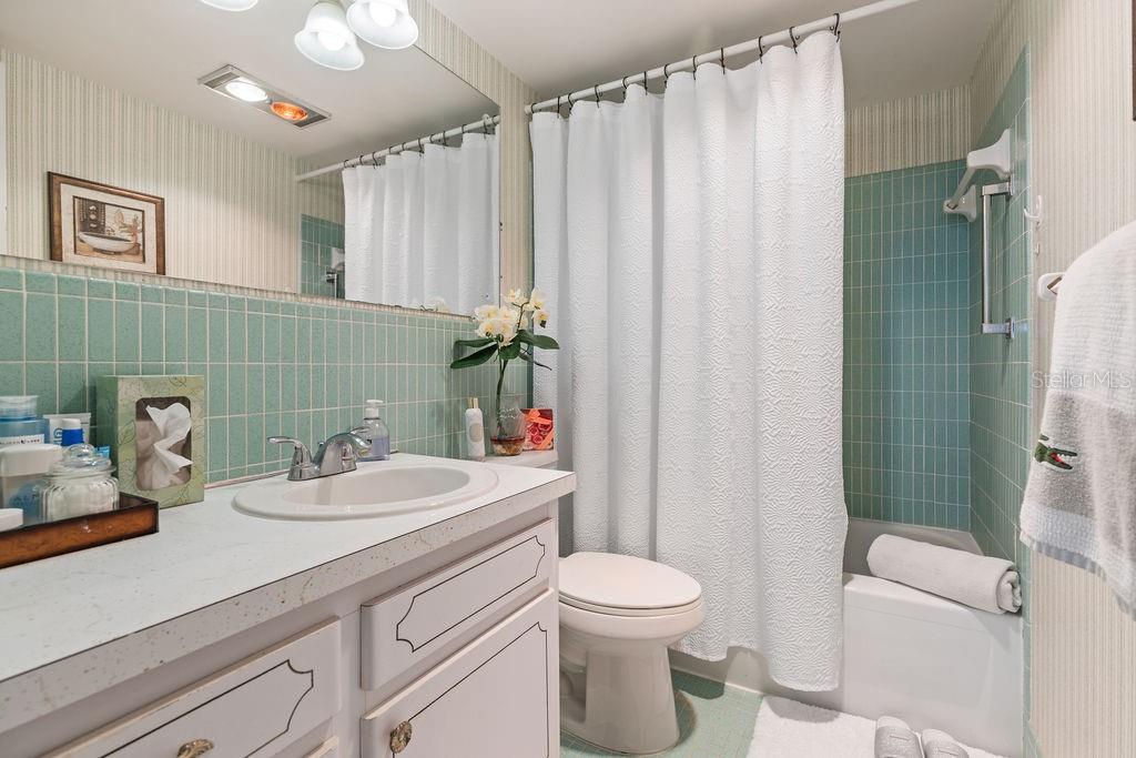 SHORE TOWERS BLDG - Residential