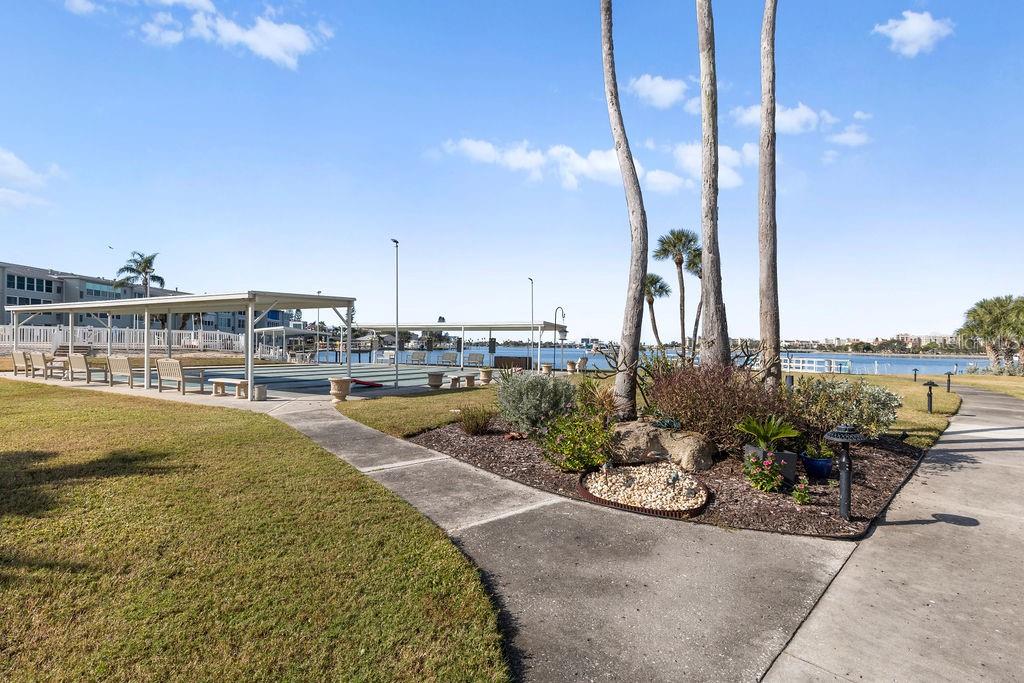 SHORE TOWERS BLDG - Residential