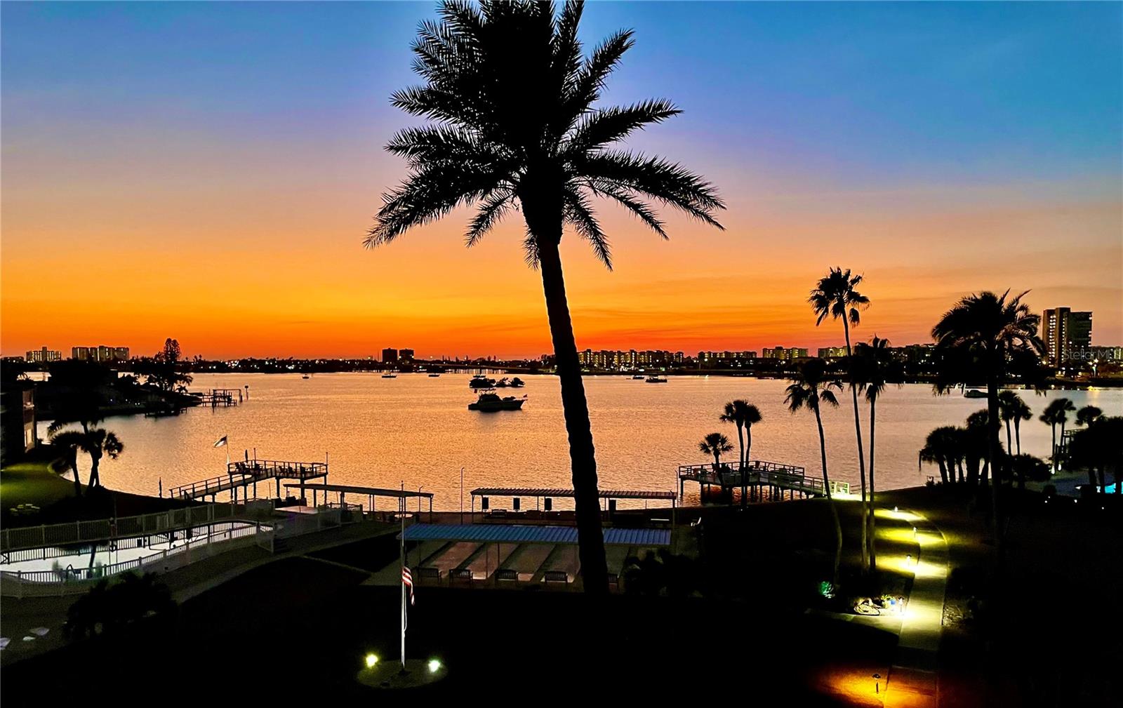 SHORE TOWERS BLDG - Residential