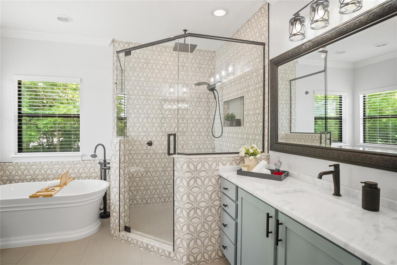 LAKE JENNIE JEWEL HEIGHTS - Residential