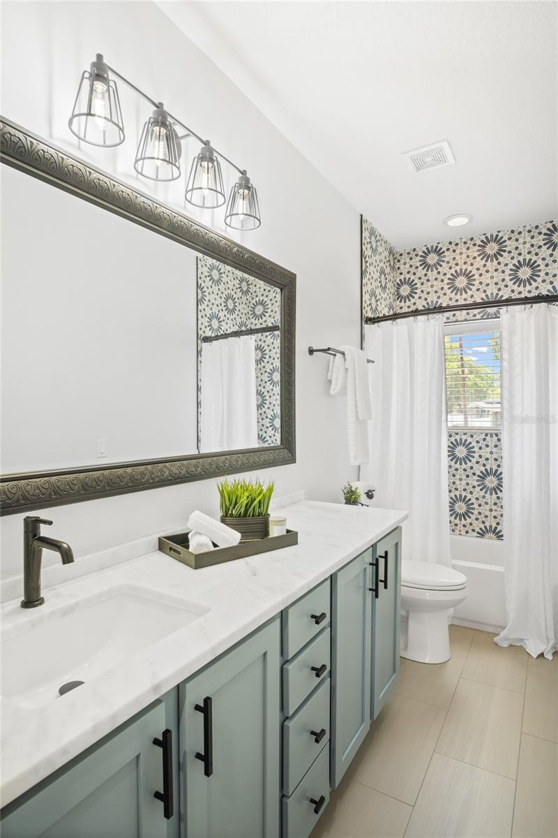 LAKE JENNIE JEWEL HEIGHTS - Residential