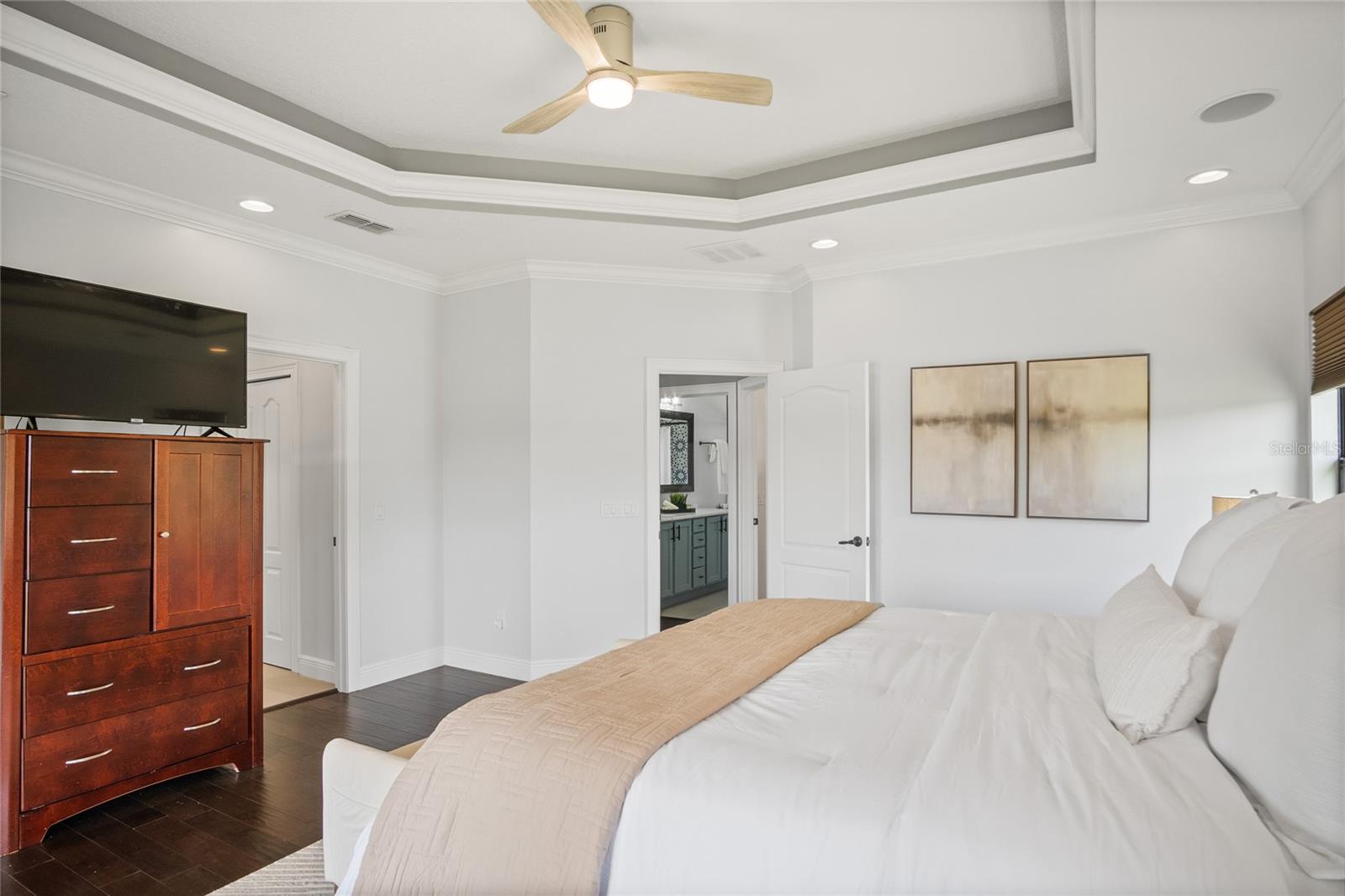 LAKE JENNIE JEWEL HEIGHTS - Residential