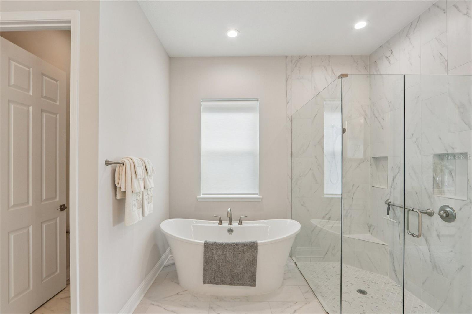 SILVER LANDING - Residential