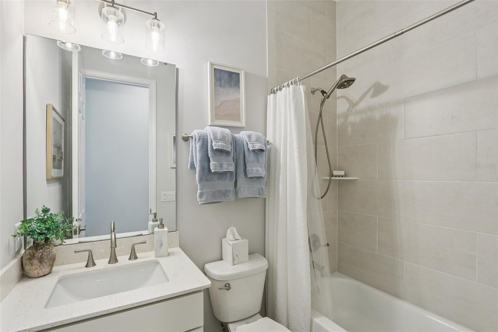 SILVER LANDING - Residential