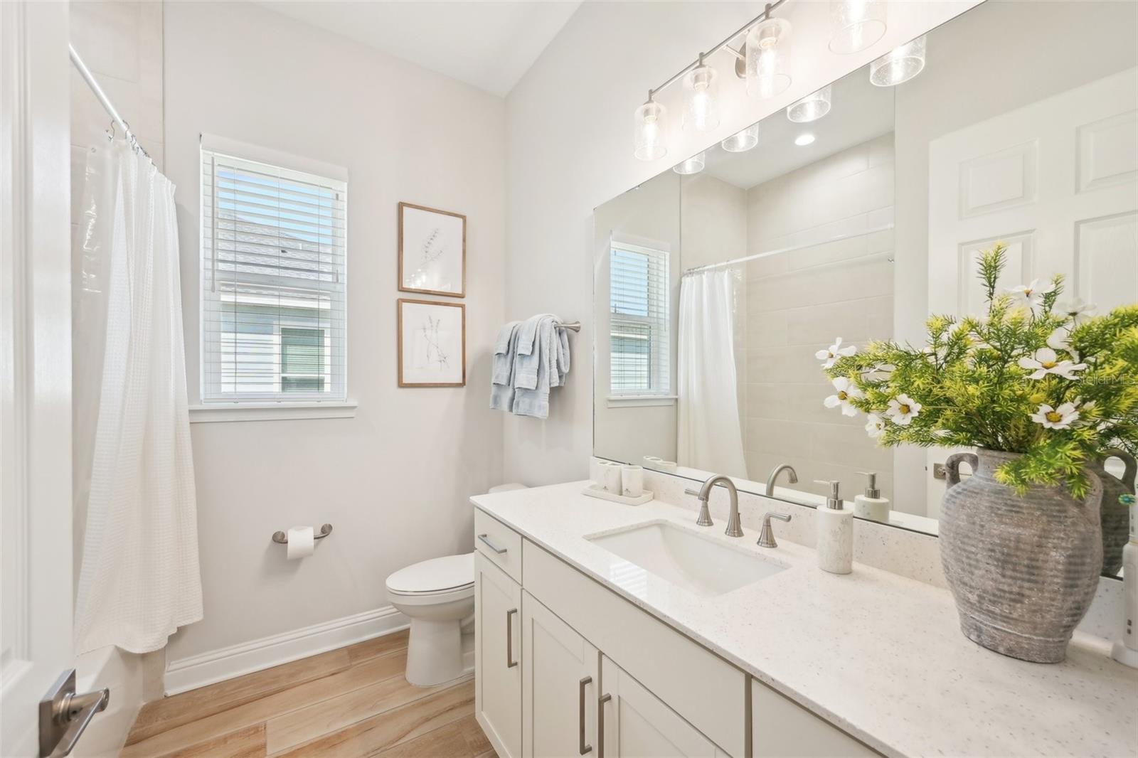 SILVER LANDING - Residential