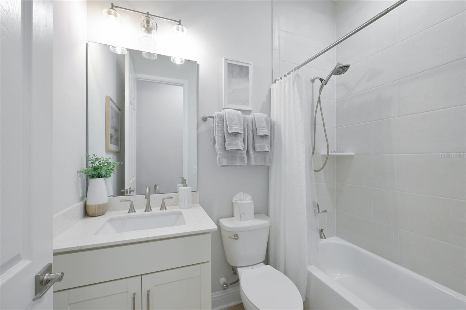 SILVER LANDING - Residential