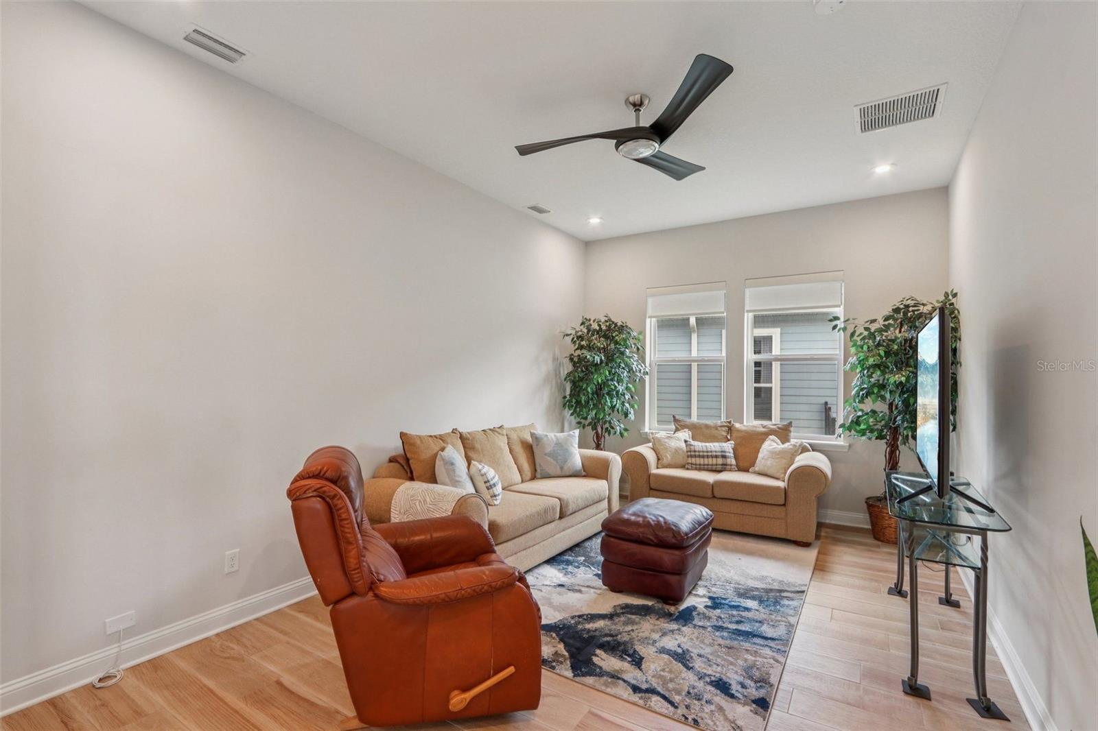 SILVER LANDING - Residential