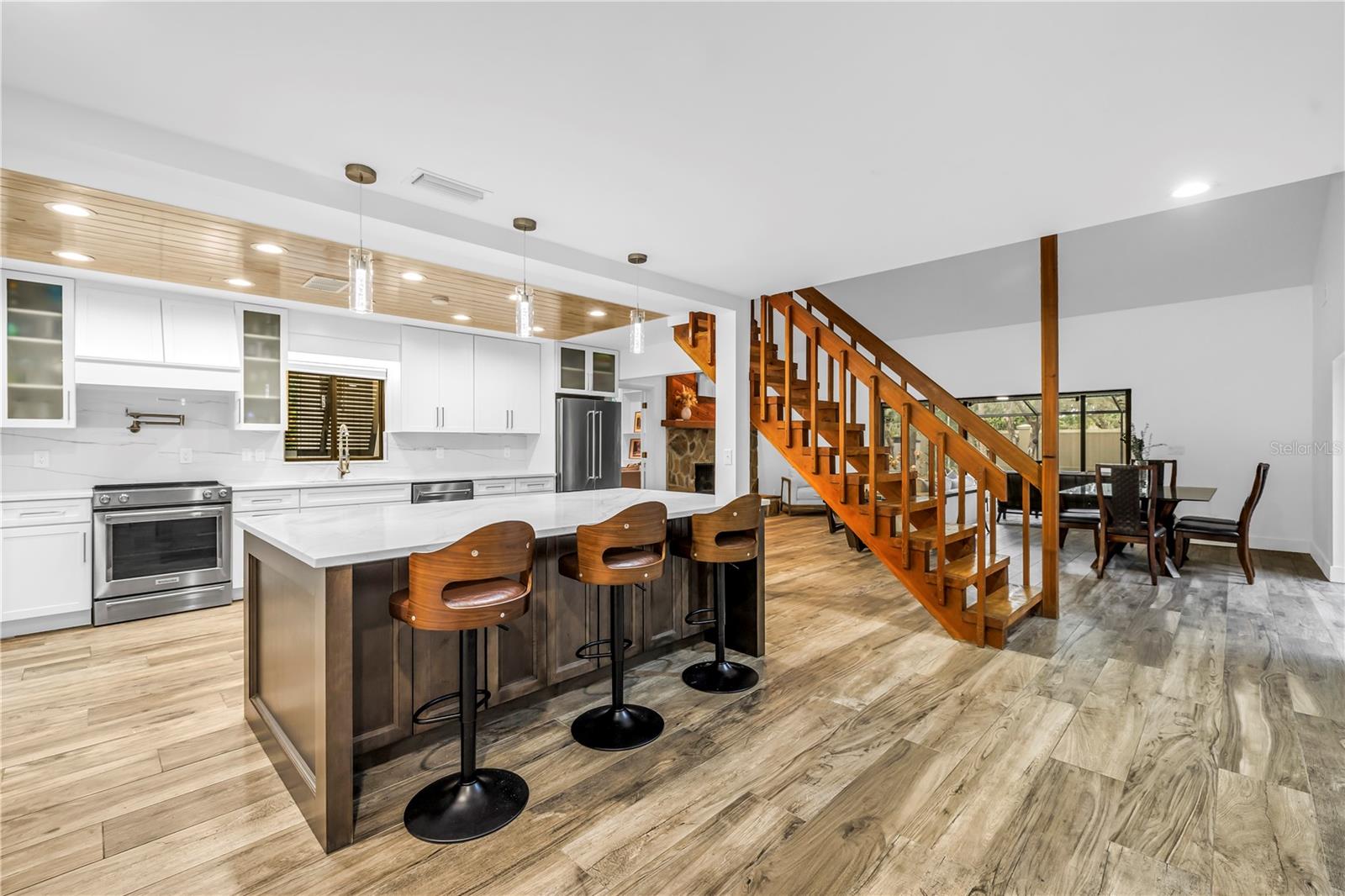 HIDDEN OAKS ESTATES - Residential