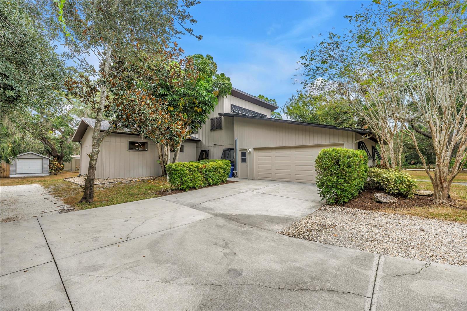 HIDDEN OAKS ESTATES - Residential