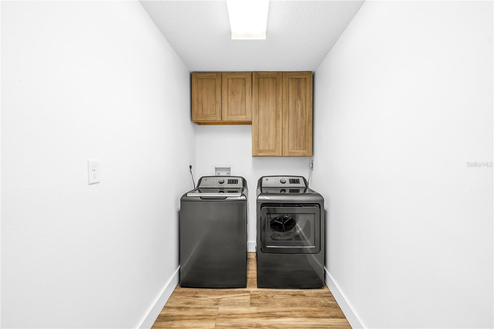 HIDDEN OAKS ESTATES - Residential