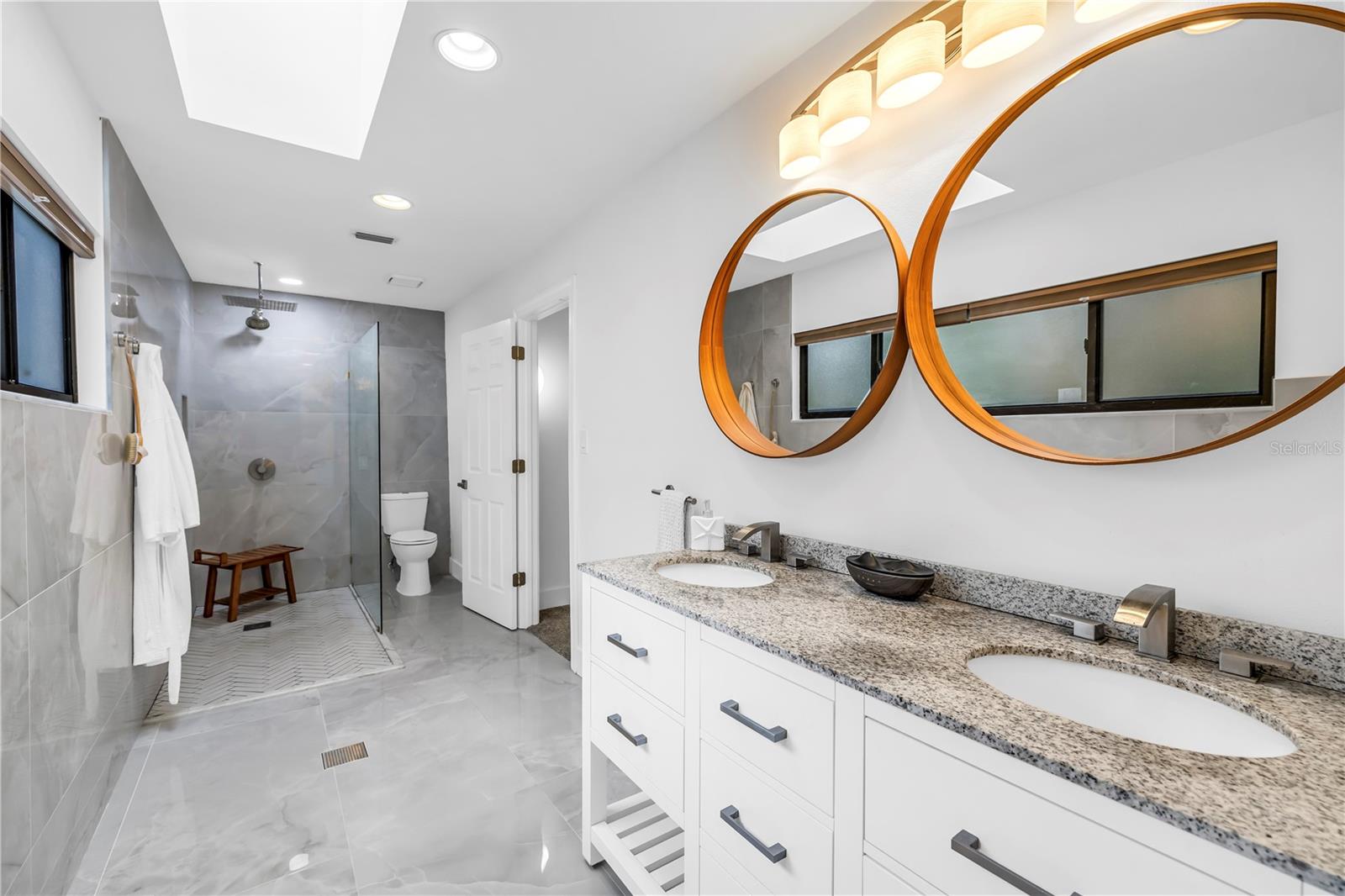 HIDDEN OAKS ESTATES - Residential