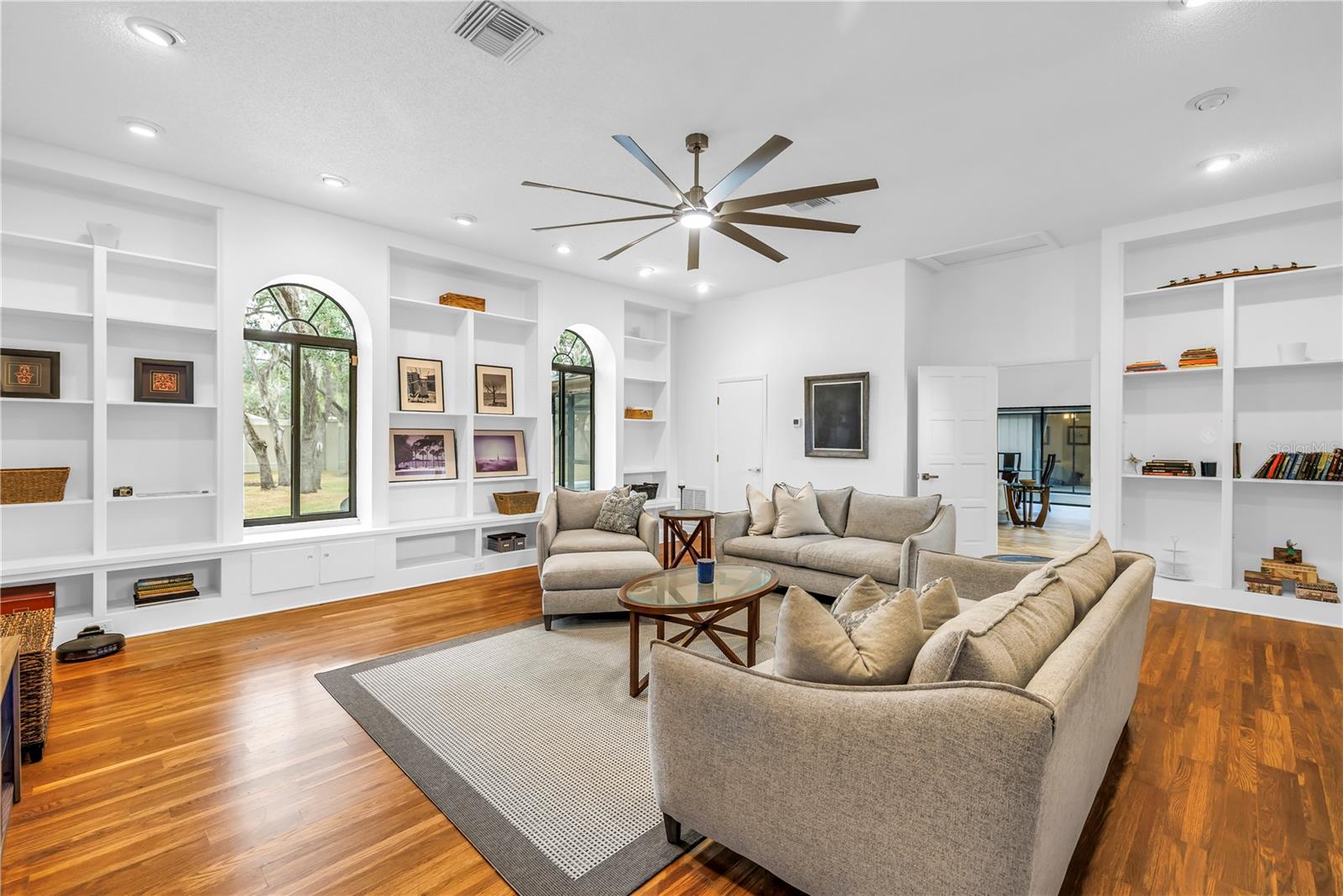 HIDDEN OAKS ESTATES - Residential