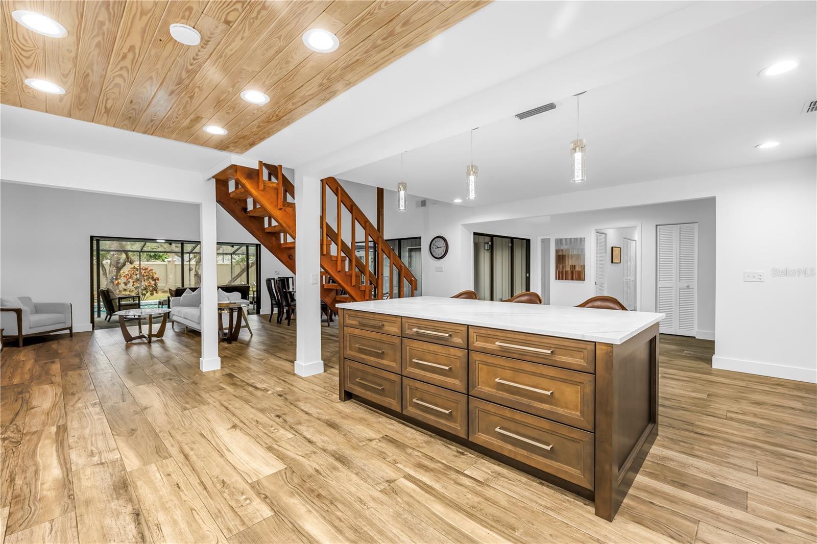 HIDDEN OAKS ESTATES - Residential