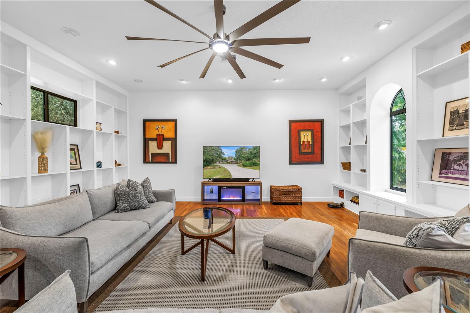 HIDDEN OAKS ESTATES - Residential