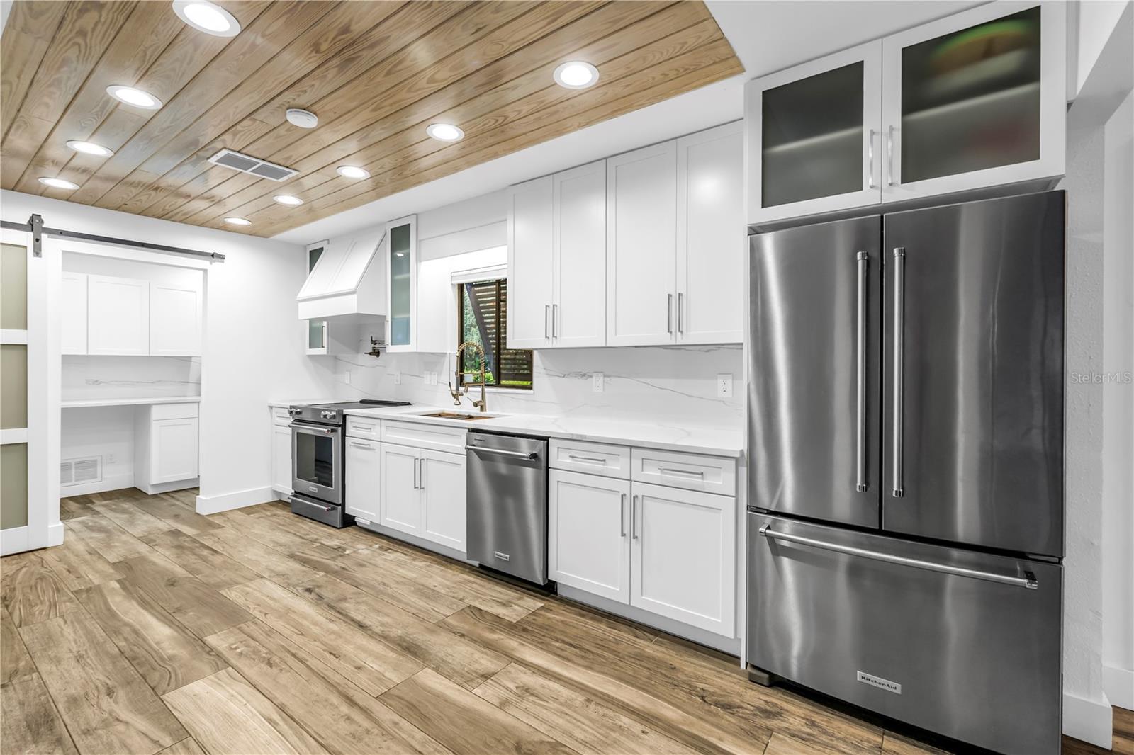 HIDDEN OAKS ESTATES - Residential