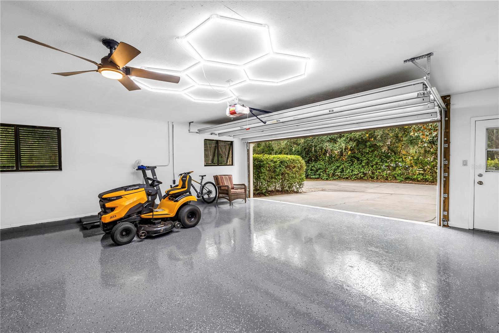 HIDDEN OAKS ESTATES - Residential