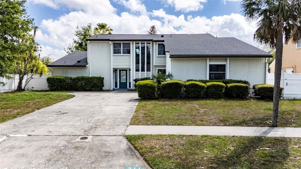 Photo of 211 S Shadow Bay Drive, Orlando, FL 32825 (MLS # S5147279)