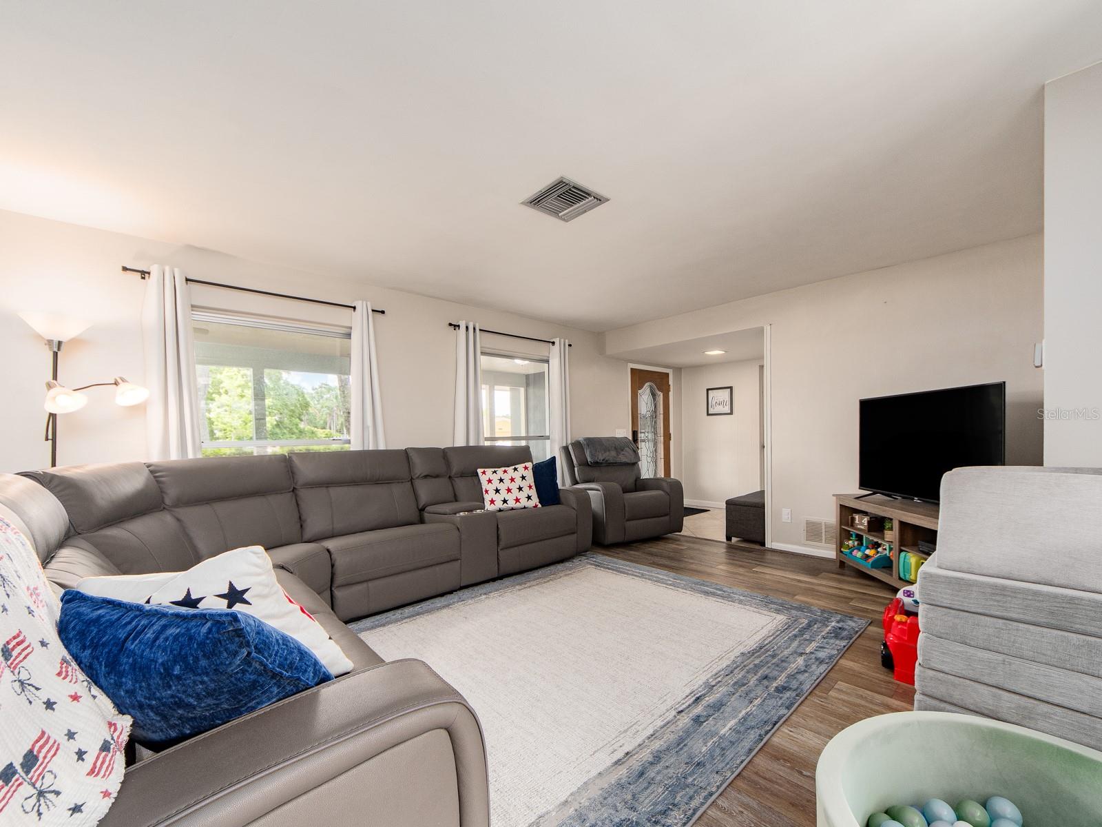 SUNSET LAKE ESTATES - Residential