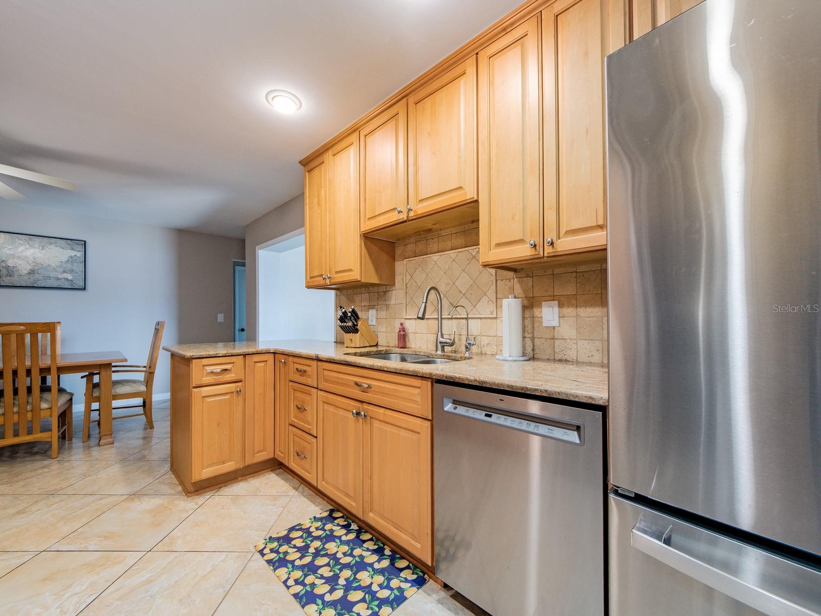 SUNSET LAKE ESTATES - Residential