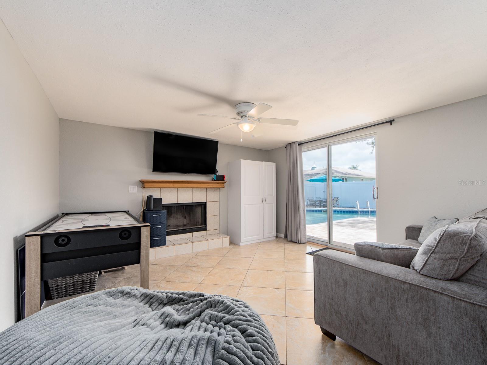 SUNSET LAKE ESTATES - Residential