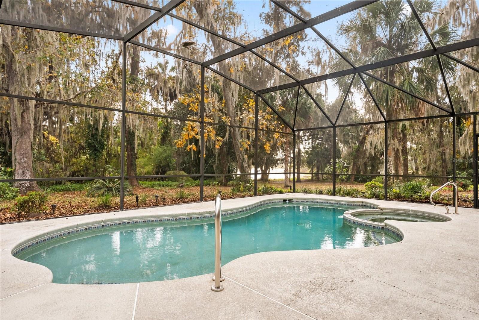 CAMELOT - Residential