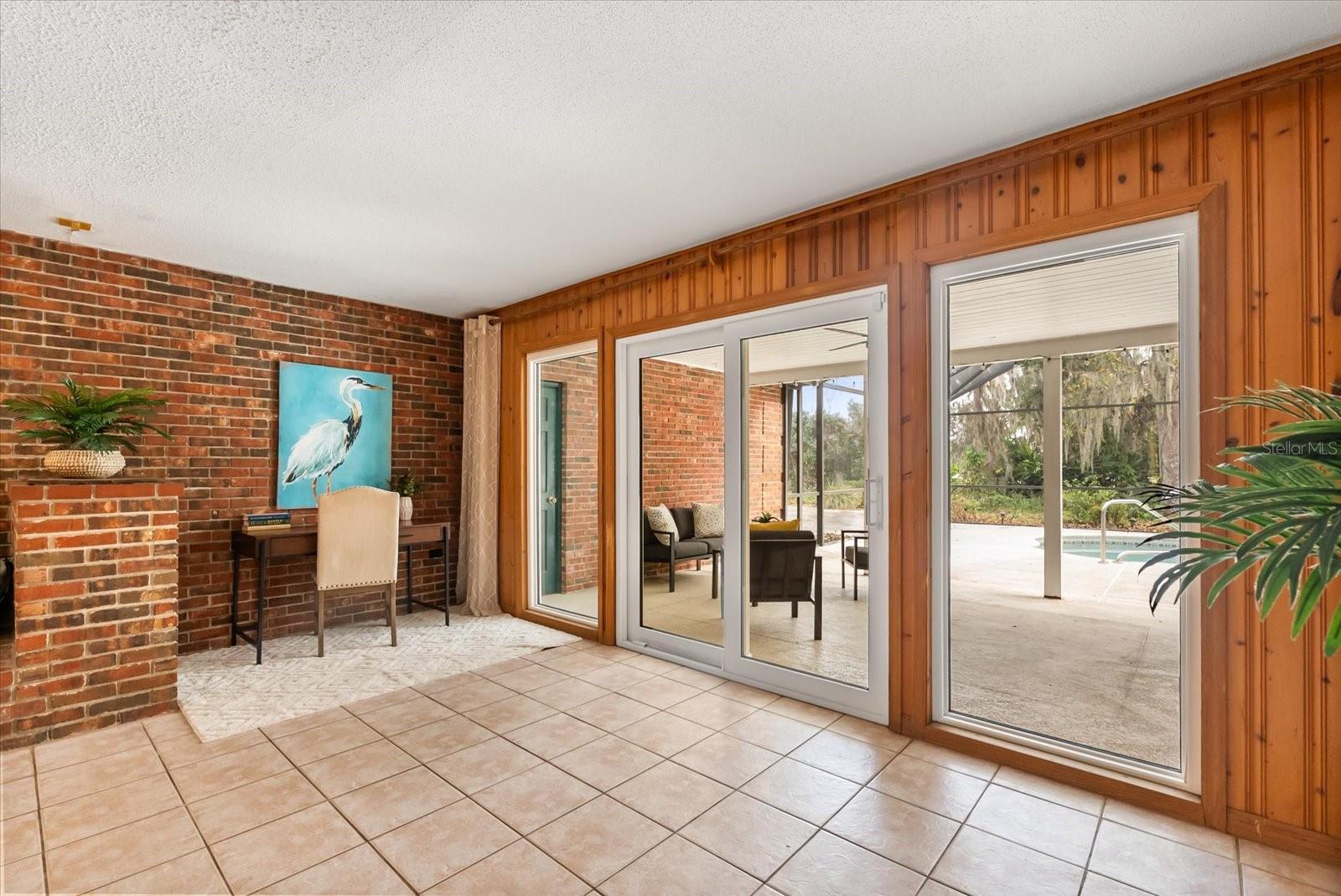 CAMELOT - Residential