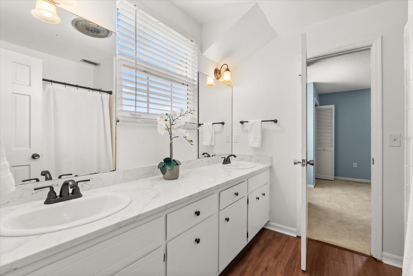 CAMELOT - Residential