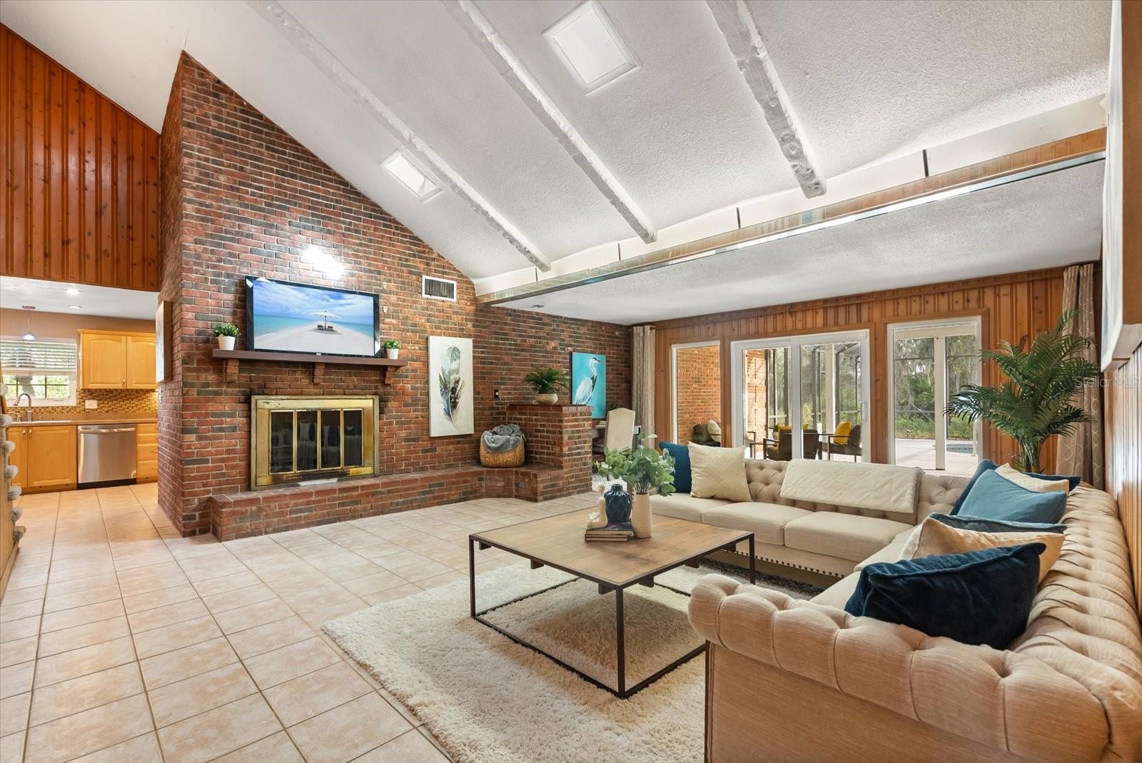 CAMELOT - Residential