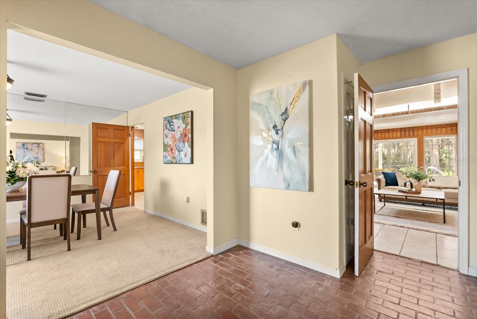 CAMELOT - Residential