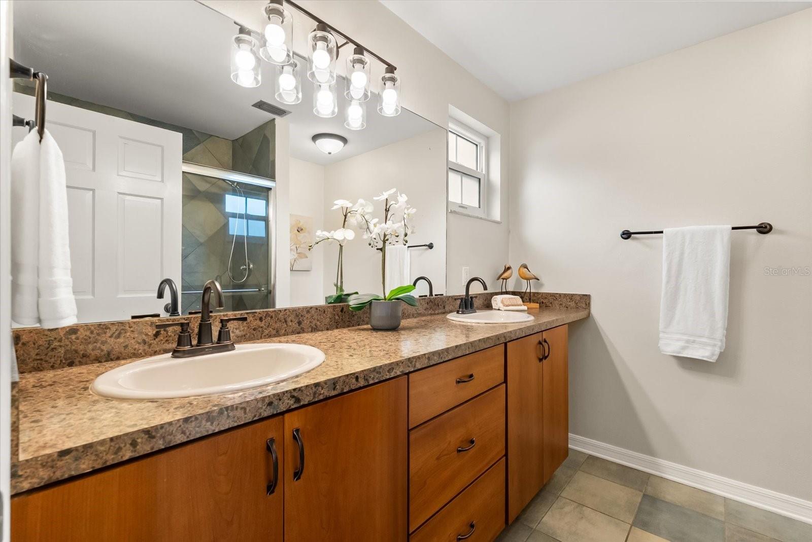 CAMELOT - Residential