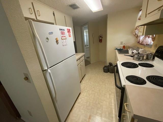 DERBY DOWNS CONDO - Residential