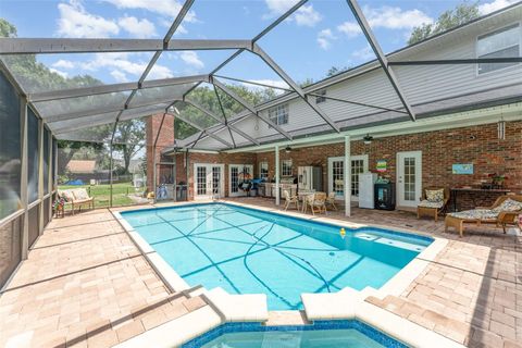 A home in LAKELAND