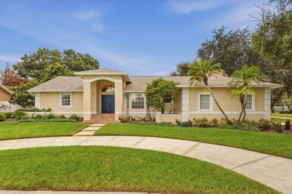 Photo of 2084 High Vista Drive, Lakeland, FL 33813 (MLS # L4965114)