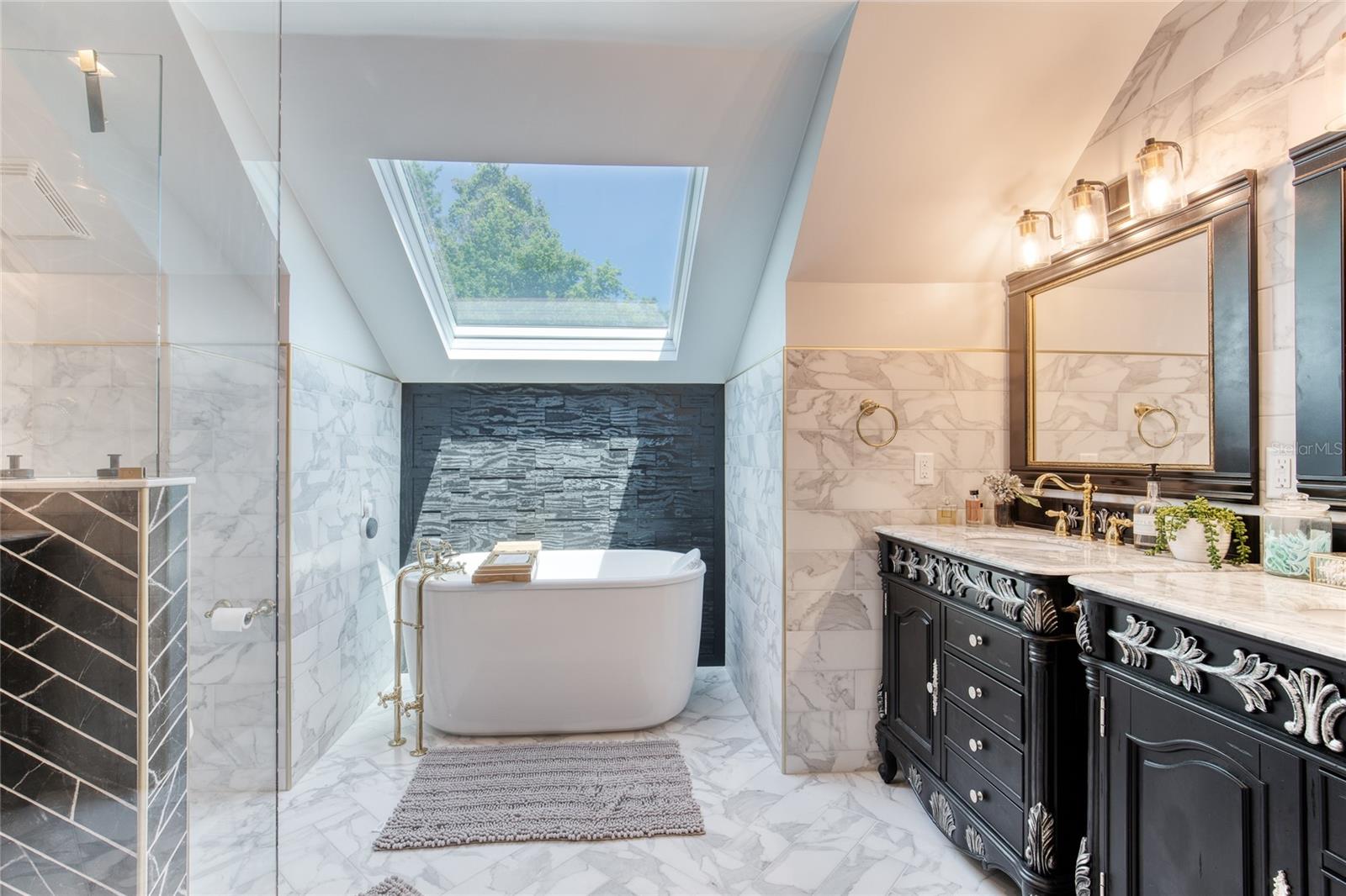 FOX HOLLOW - Residential