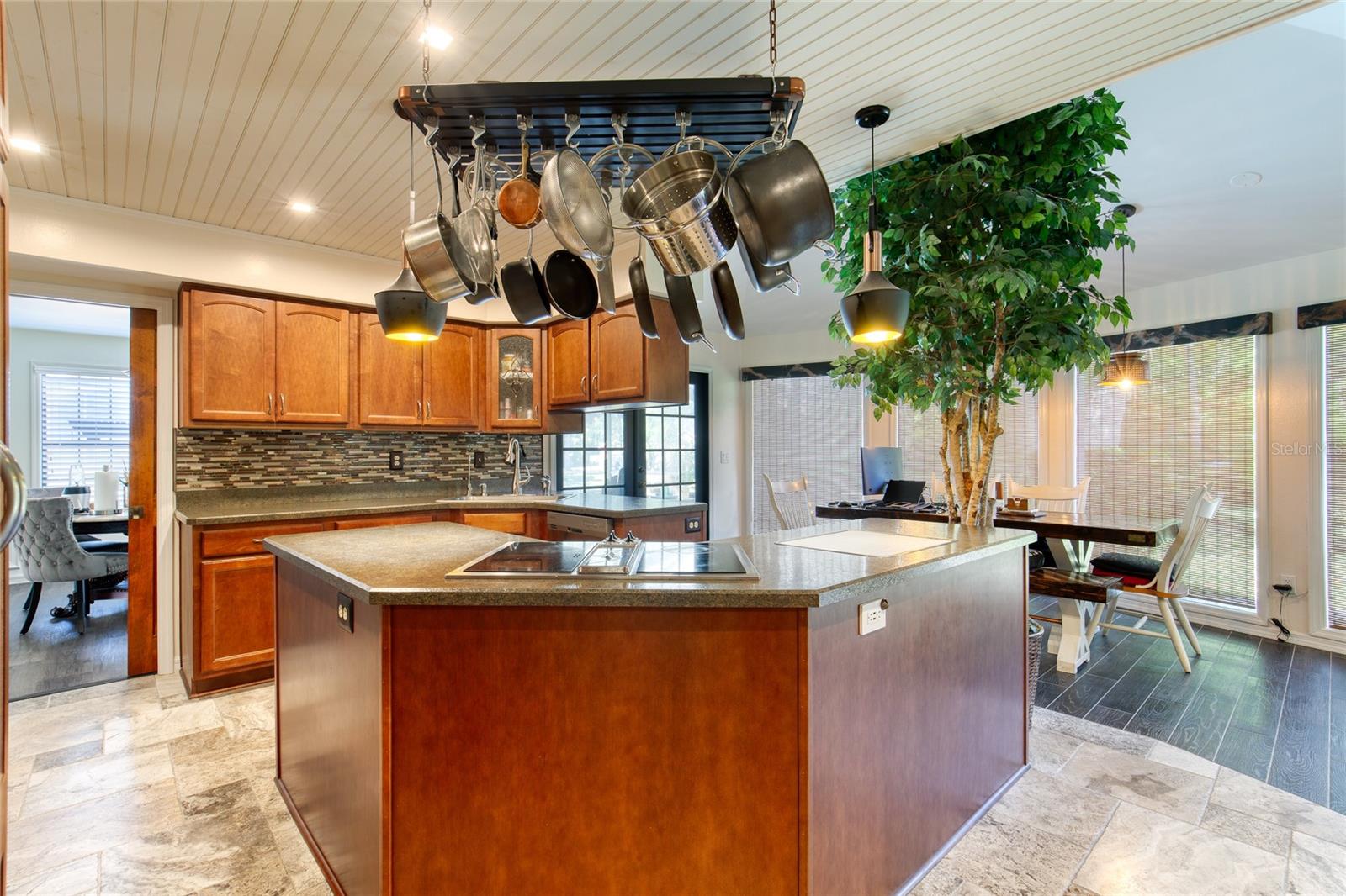 FOX HOLLOW - Residential