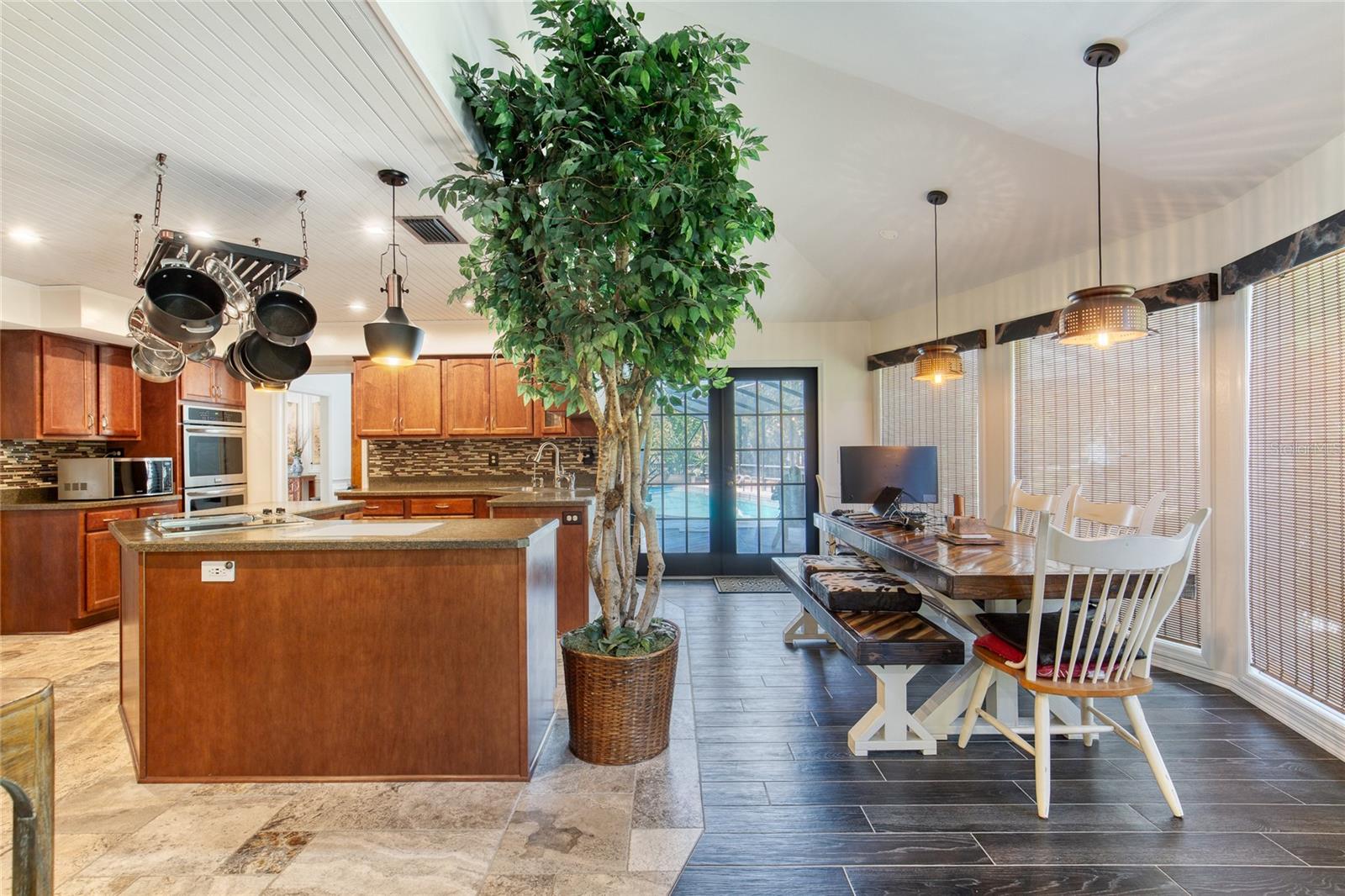 FOX HOLLOW - Residential