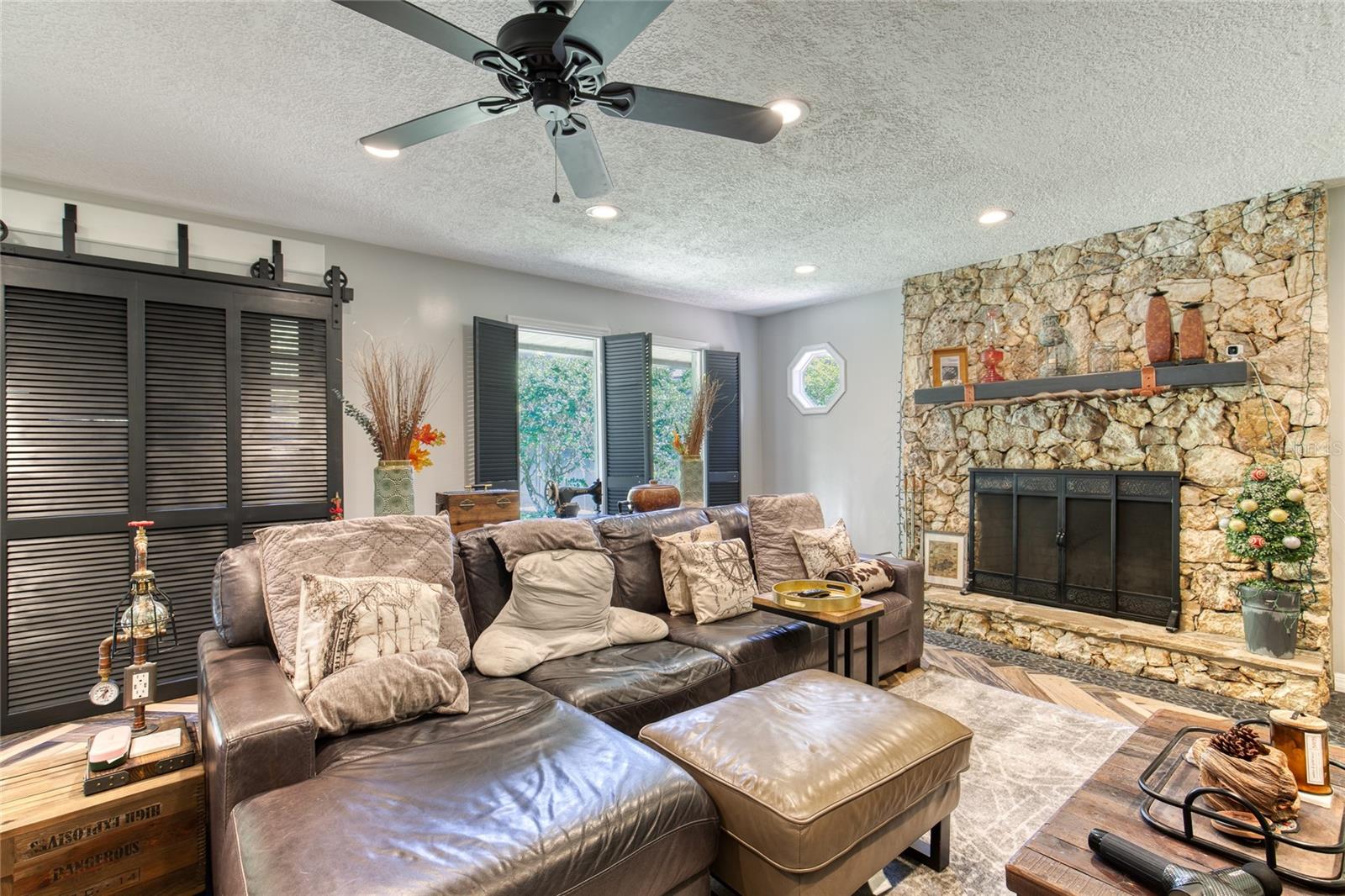 FOX HOLLOW - Residential