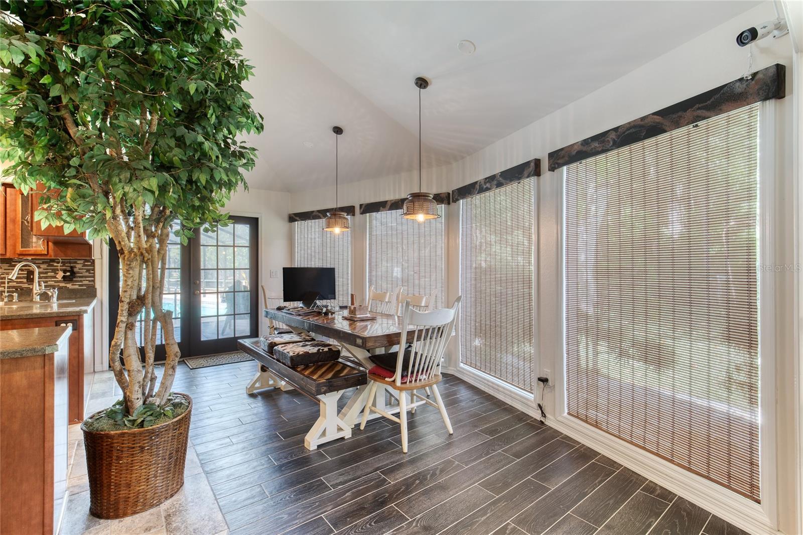 FOX HOLLOW - Residential