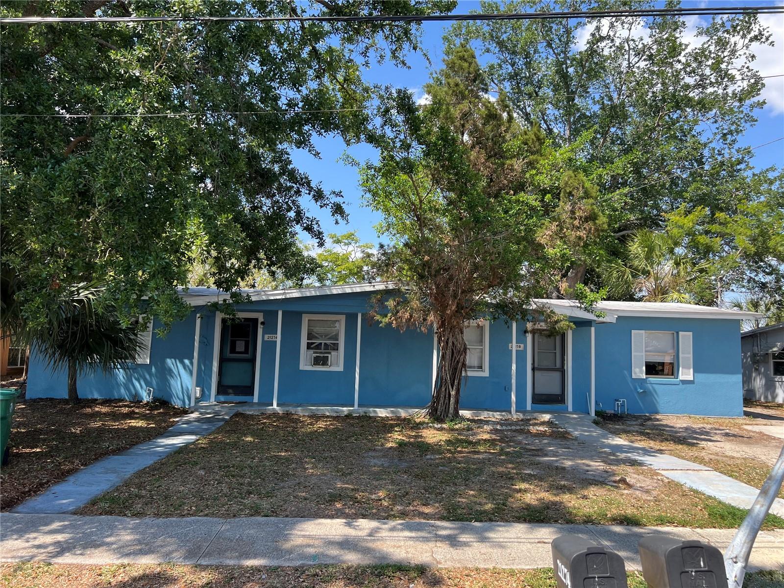 GOOD INVESTMENT PROPERTY ,3 BEDROOMS 2 BATHROOM ONE SIDE , 2 BEDROMMS ONE BATHROOM OTHER SIDE , GREAT INCOME ,VERY LOW MAINTENANCE ,NEW ROOF 2020,LONG TIME TENANTS ON THE PROPERTY ,MONTH TO MONTH TENANCY , DO NOT DISTURB THE TENANTS,
PLEASE CALL THE REALTOR 24 HRS ALLOW FOR SHOWING,
OWNER MOTIVATED TO SELL