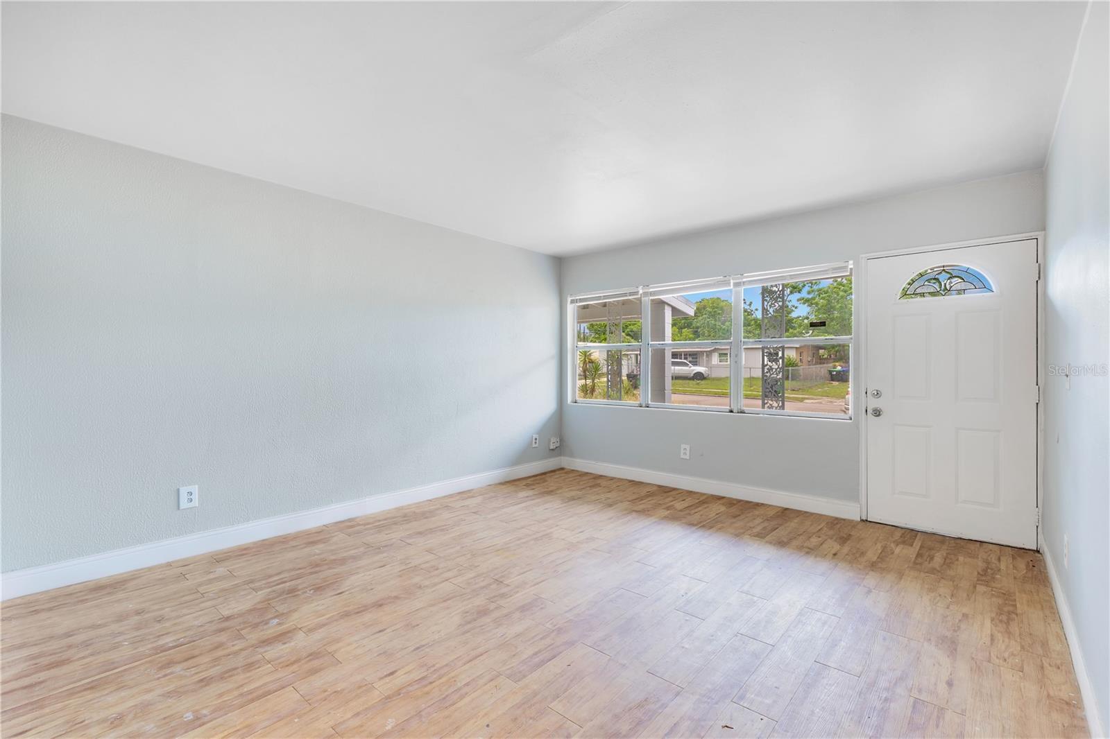 6132 W LIVINGSTON STREET