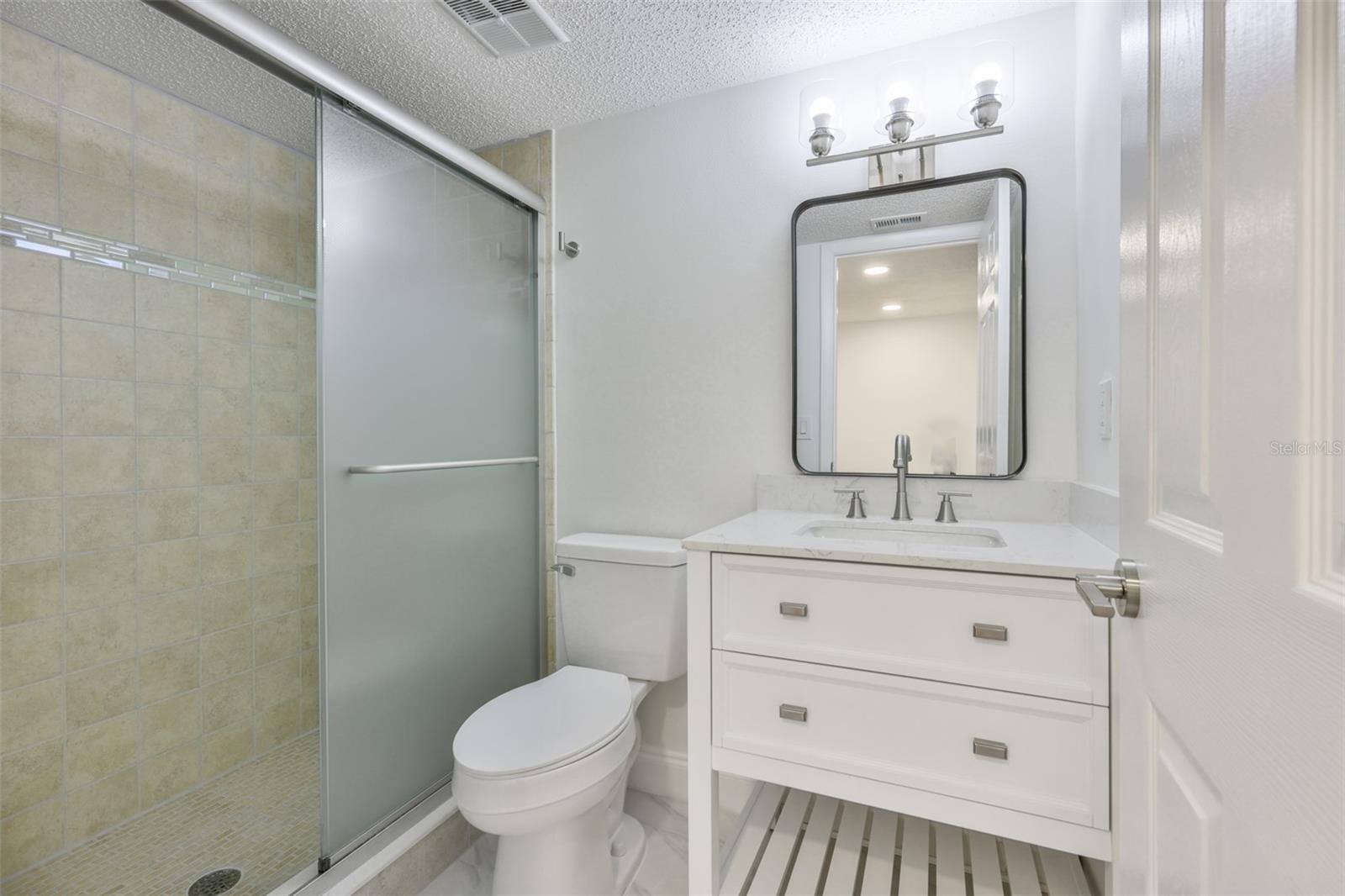 BAYSHORE ON THE LAKE APTS II SEC 3 - Residential