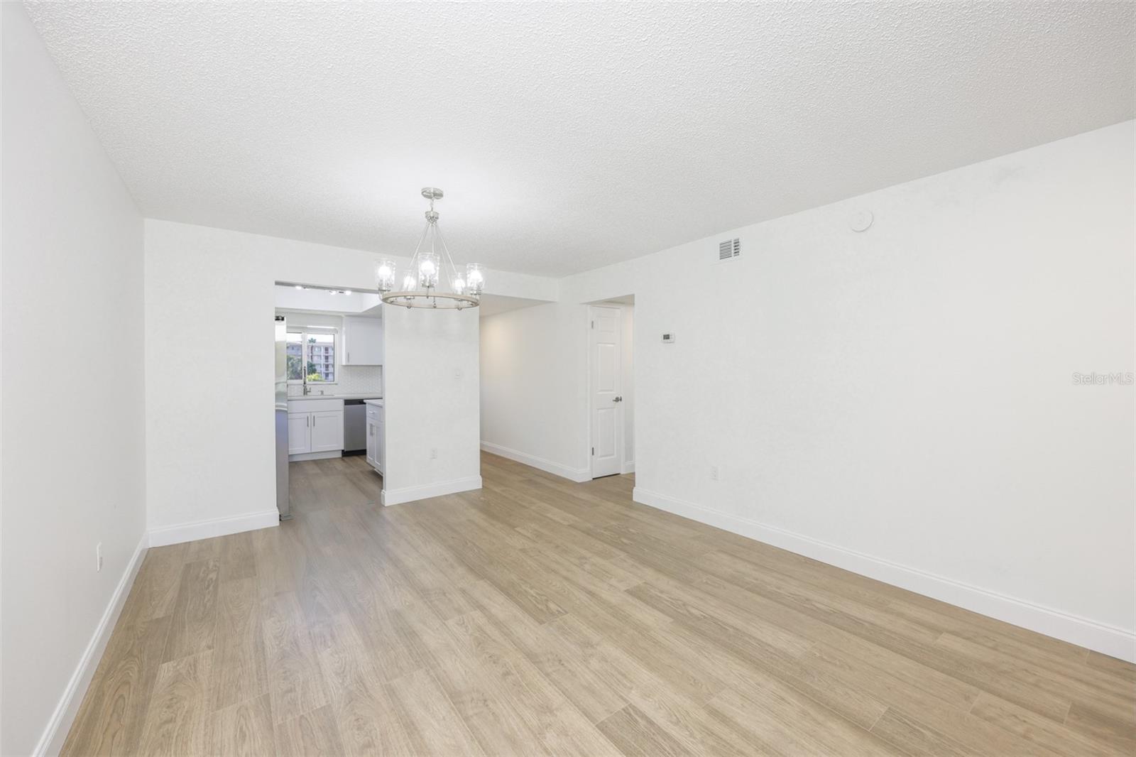 BAYSHORE ON THE LAKE APTS II SEC 3 - Residential