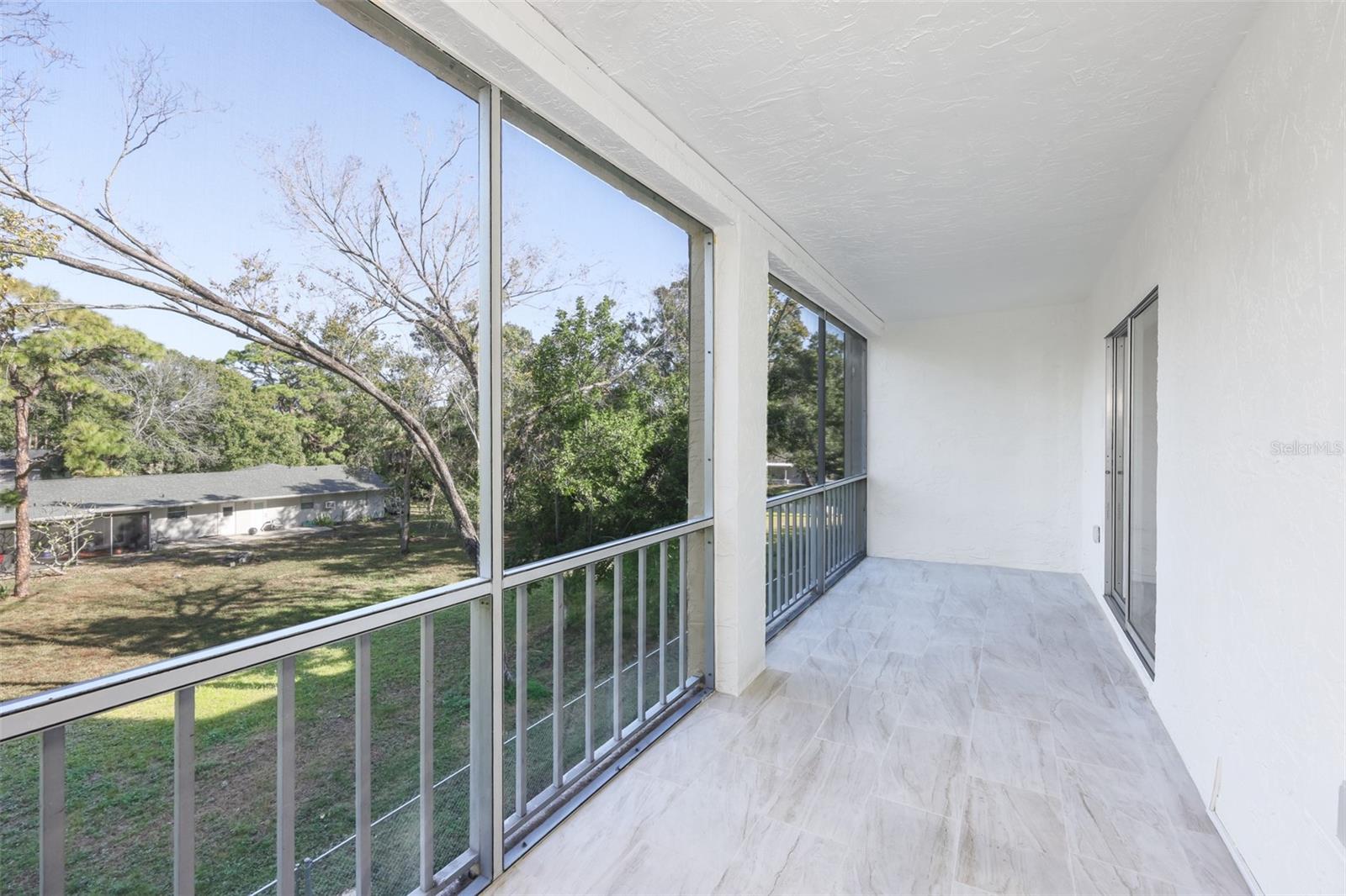 BAYSHORE ON THE LAKE APTS II SEC 3 - Residential