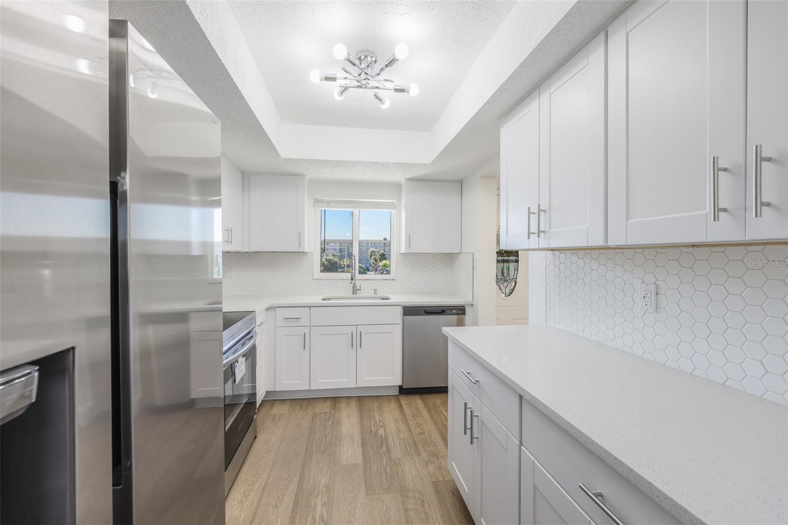 BAYSHORE ON THE LAKE APTS II SEC 3 - Residential