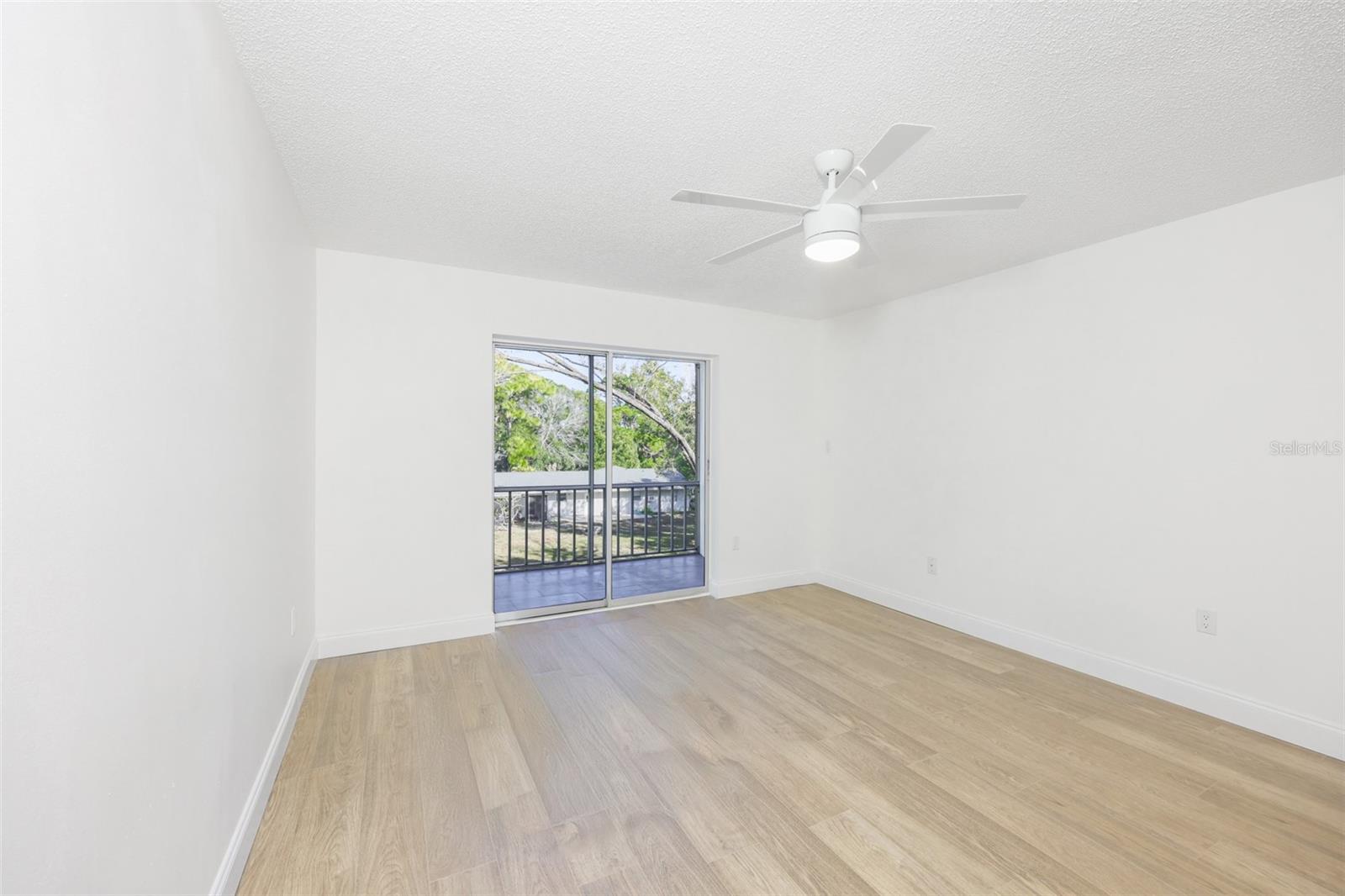 BAYSHORE ON THE LAKE APTS II SEC 3 - Residential