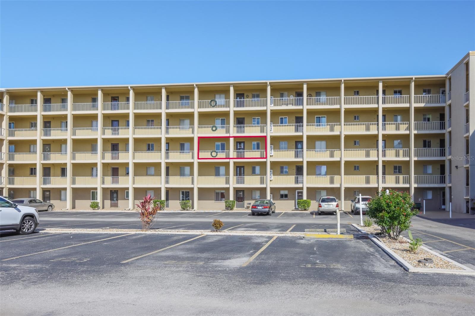 BAYSHORE ON THE LAKE APTS II SEC 3 - Residential