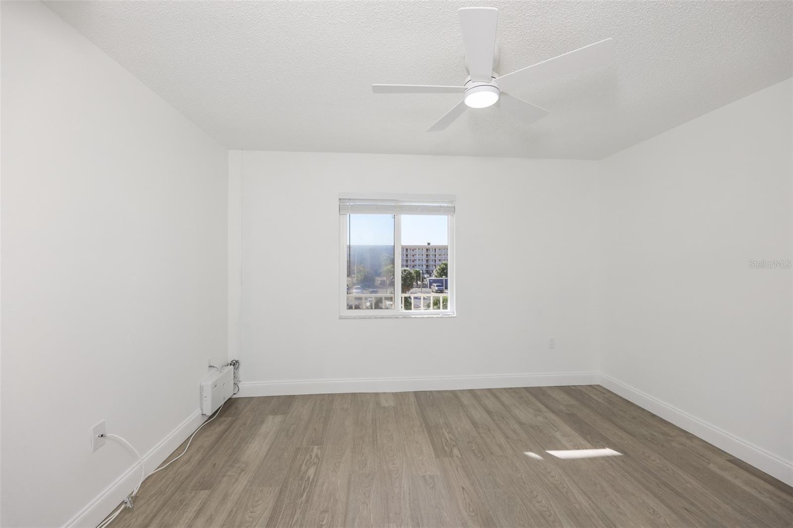 BAYSHORE ON THE LAKE APTS II SEC 3 - Residential