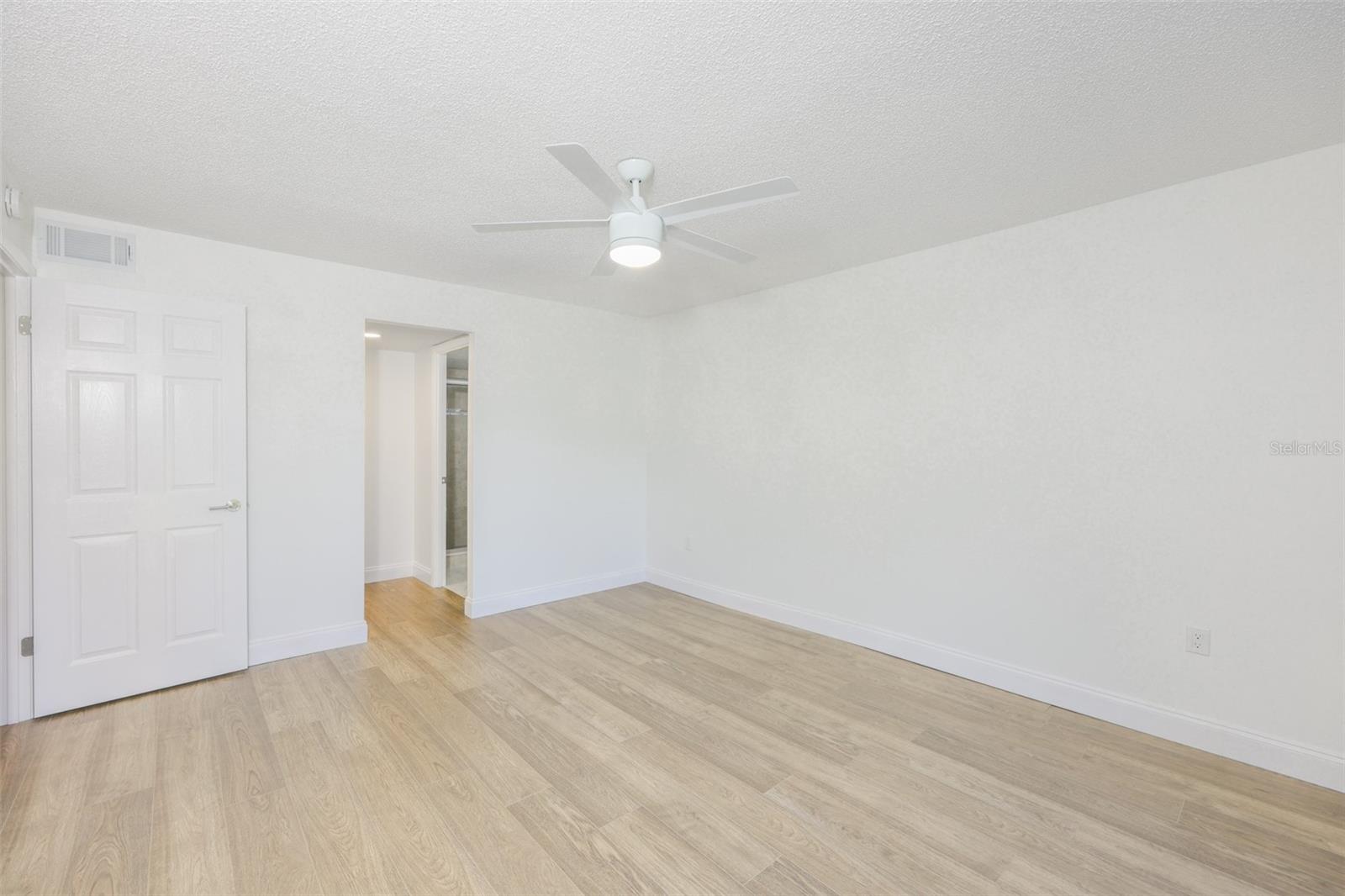 BAYSHORE ON THE LAKE APTS II SEC 3 - Residential